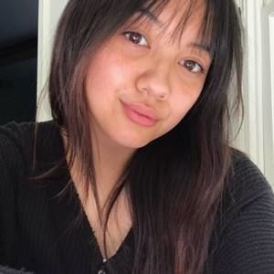Meet your Posher, Alexia